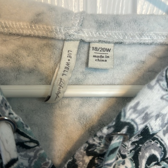 Live Well Lifestyle On The Go Fleece Sweatshirt - Picture 3 of 6